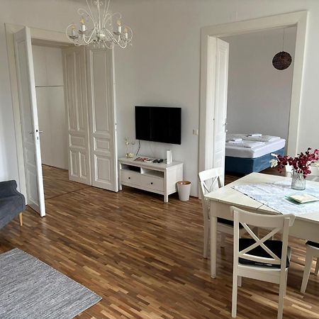 Casa Nostra - Sonnige Wohnung Direkt Am Augarten Viyana Dış mekan fotoğraf